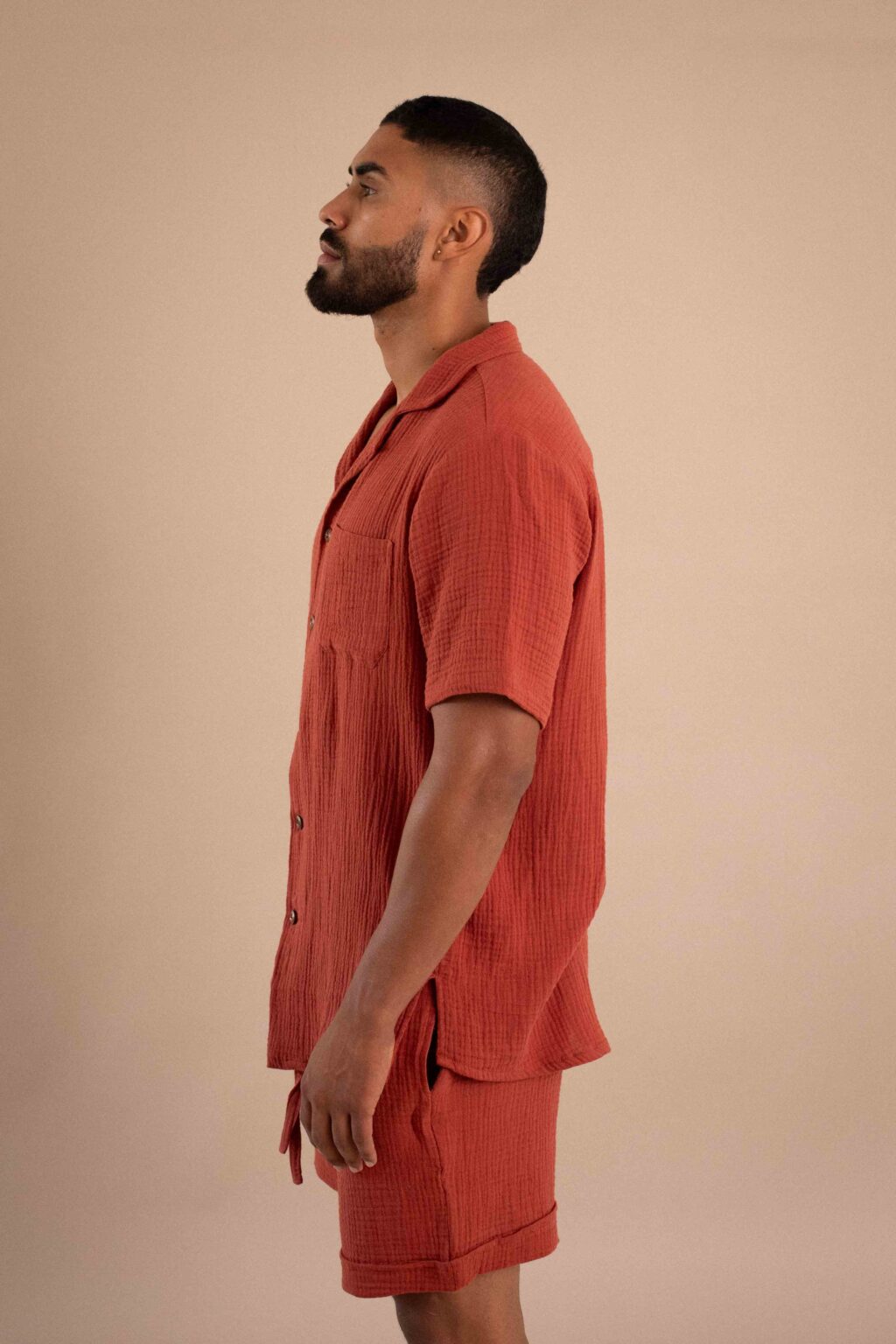 Set Huellas, conjunto de algodón texturizado color rojo